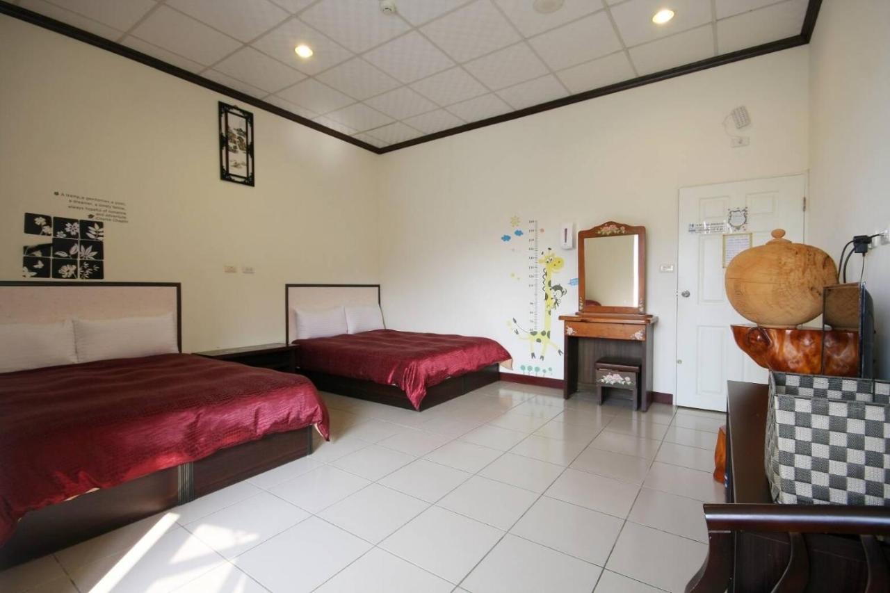 Sunmoonlake Sunflower House Юйчи Экстерьер фото