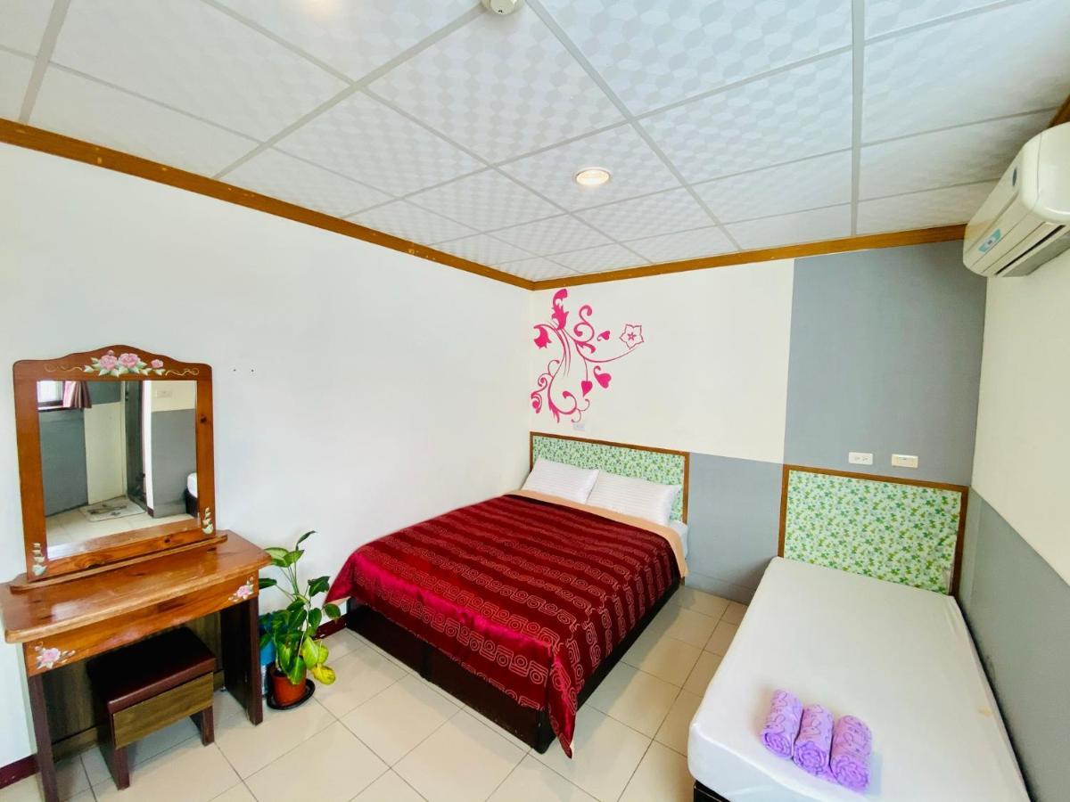 Sunmoonlake Sunflower House Юйчи Экстерьер фото